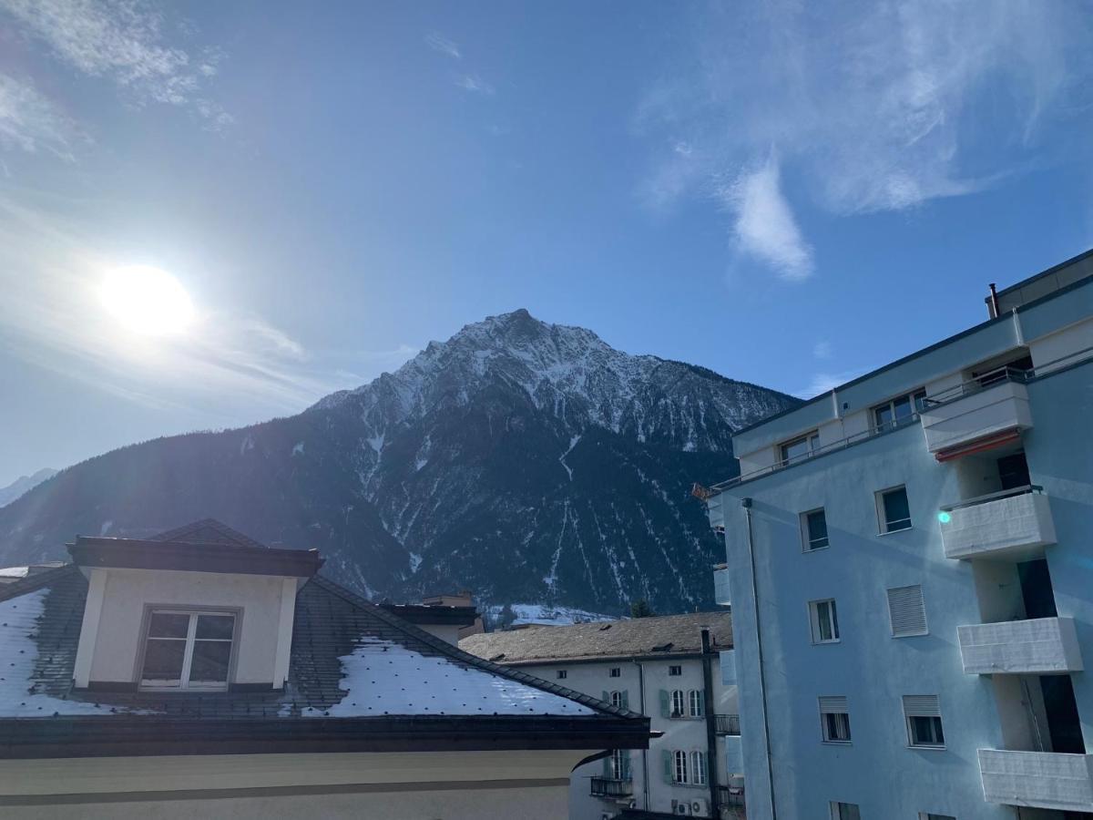 Brig City Mountain View Buitenkant foto