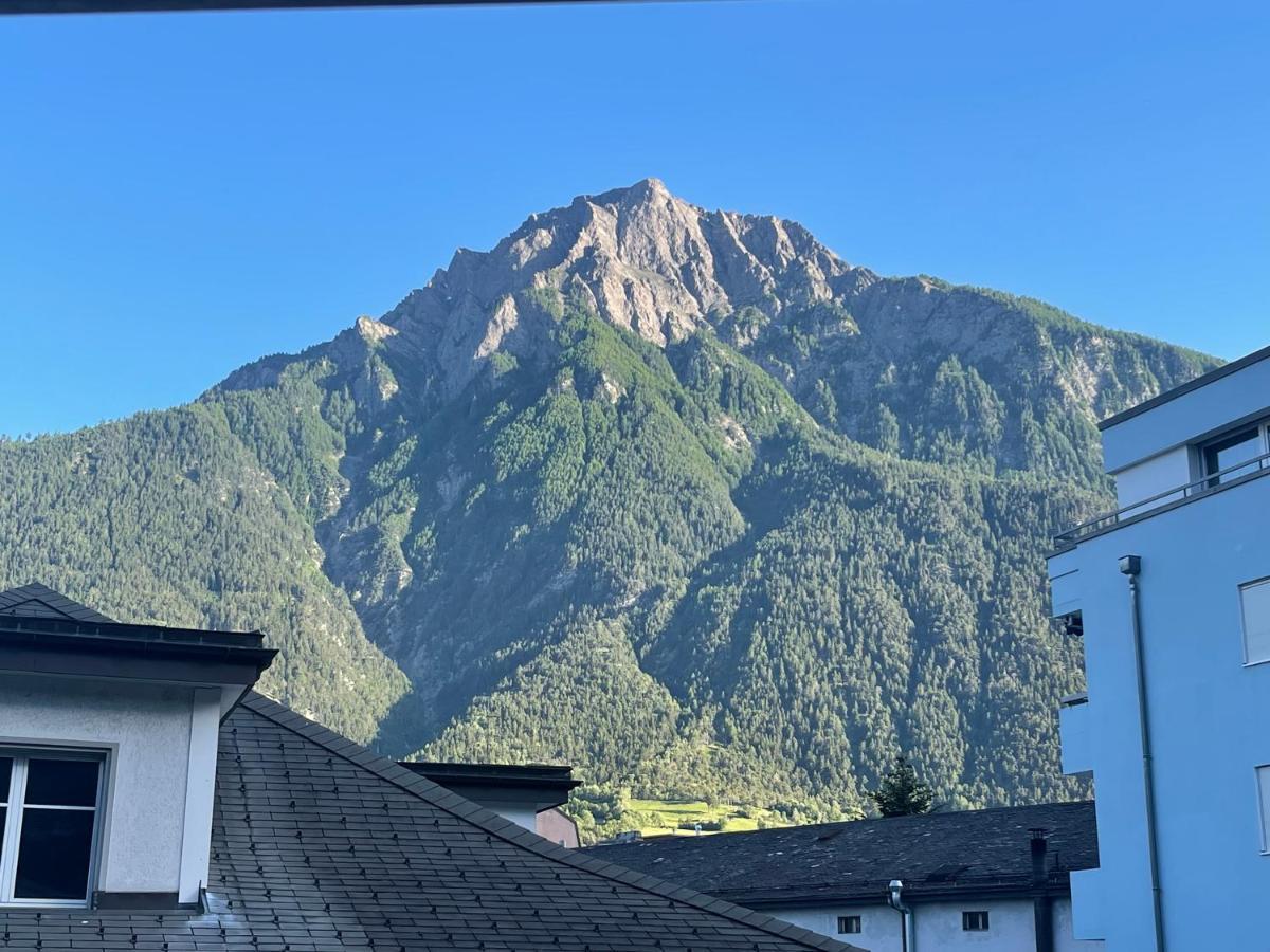 Brig City Mountain View Buitenkant foto
