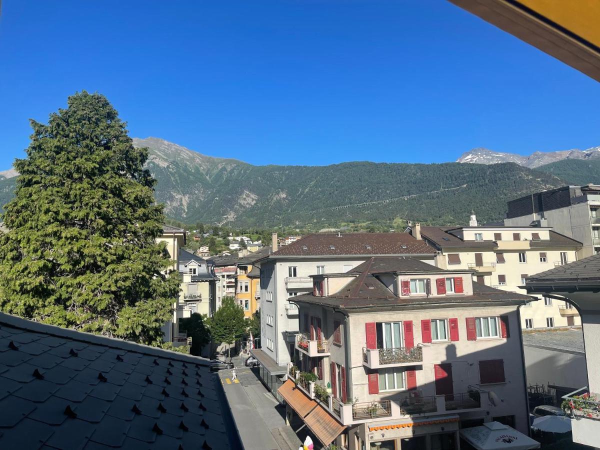 Brig City Mountain View Buitenkant foto
